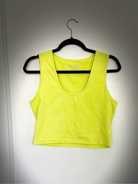 Zyia crop vneck tank in neon yellow!